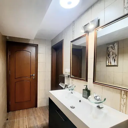 Family Delfa Bed & Breakfast 4*