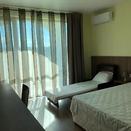 Family Delfa Bed & Breakfast *