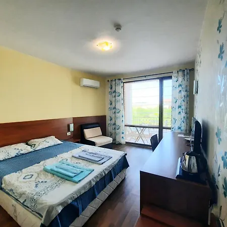 Bed and Breakfast Family Delfa Τσερνομόρετς