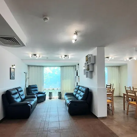 Family Delfa Τσερνομόρετς