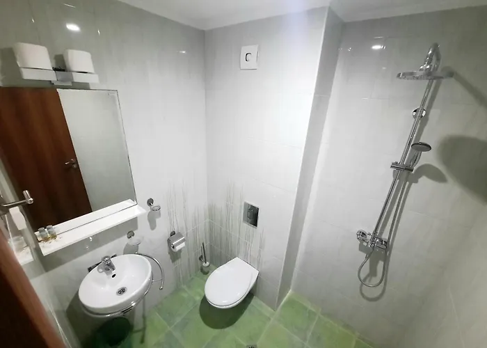 Alojamento de Acomodação e Pequeno-almoço Family Delfa Chernomorets