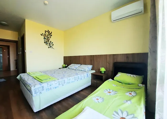 Alojamento de Acomodação e Pequeno-almoço Family Delfa Chernomorets